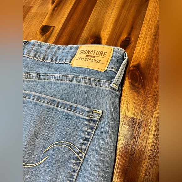 Levi Strauss Signature Gold Totally Shaping Straight Leg Jeans size 10 30X32 - Picture 10 of 13